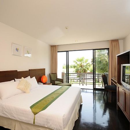 Suwan Golf & Country Club Pension Nakhon Chai Si Buitenkant foto