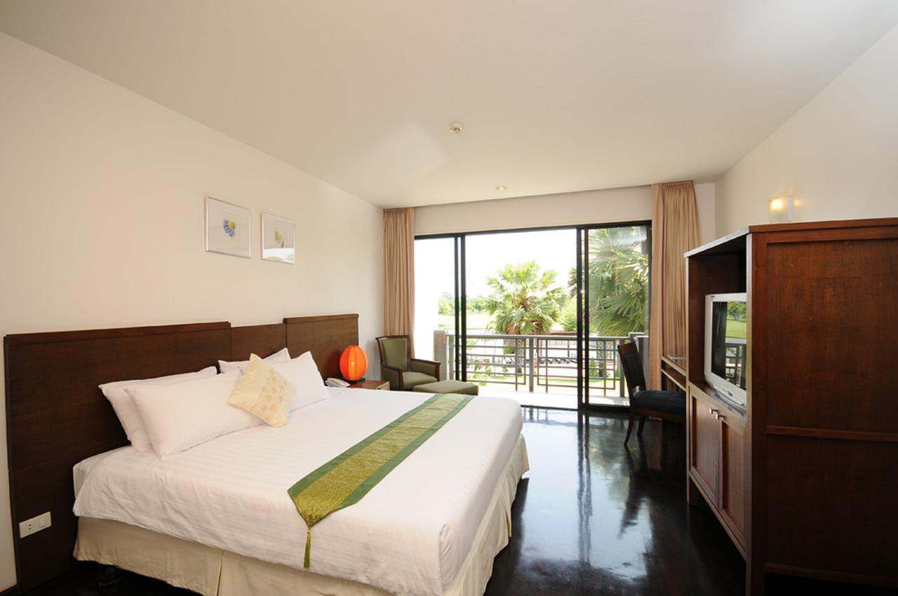 Suwan Golf & Country Club Pension Nakhon Chai Si Buitenkant foto